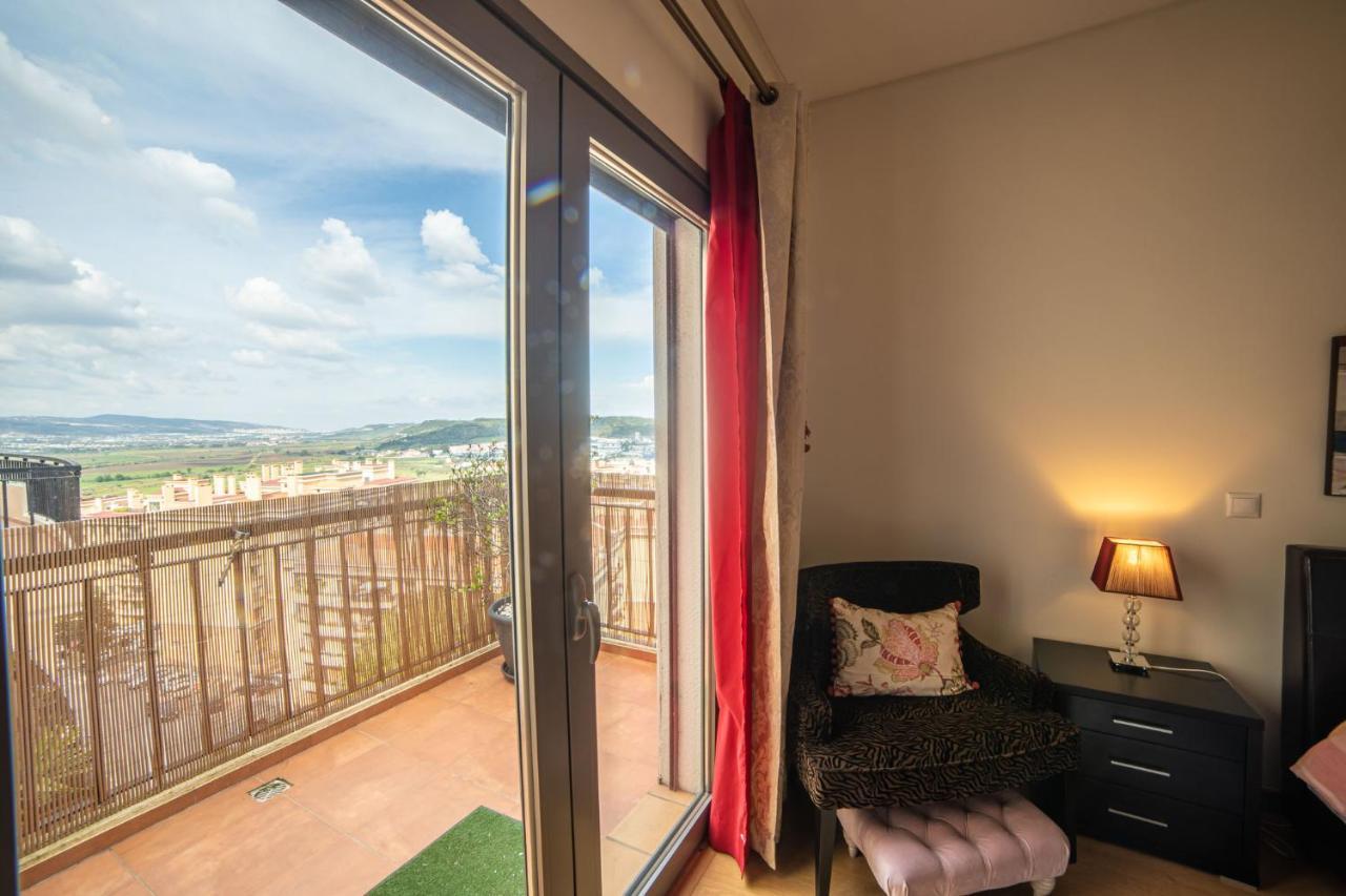 Lovely Apartment Near Airport And Nations Park, With Garage Loures Exterior foto